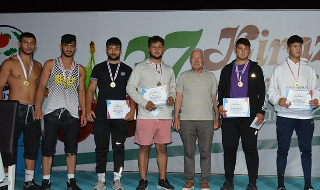 Lapseki’de Minder Güreşleri