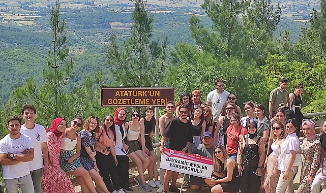Öğrenciler Gelibolu Yarımadası'nda