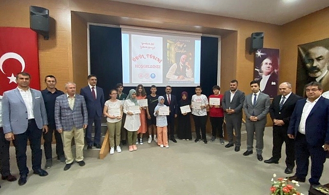 "Yüreklerde Akif, Dillerde Hürriyet"
