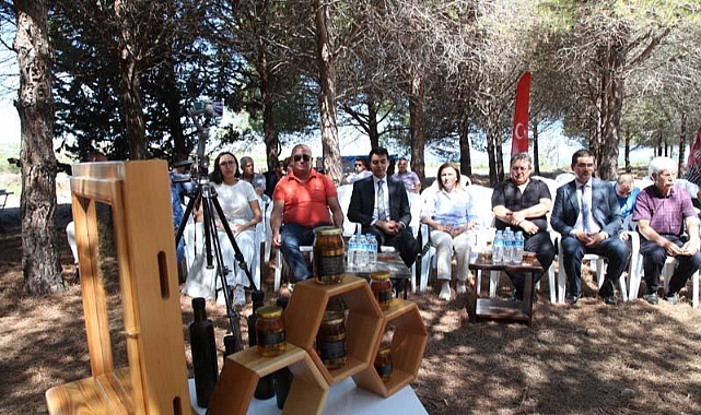 Bozcaada'da Bal Hasat Şenliği düzenlendi