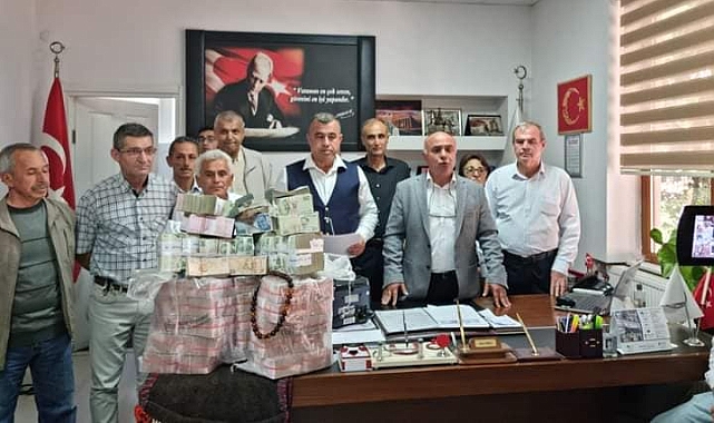 Katırla getirdiği ağalık parasını teslim etti