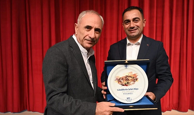 Biga'da konferans verdi