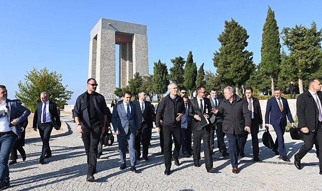 NATO Genel Sekreteri Stoltenberg Şehitler Abidesi'nde