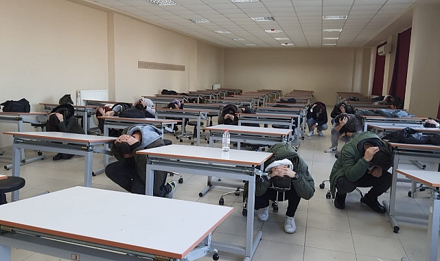 ÇOMÜ'de deprem tatbikatı