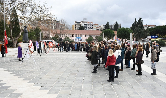 Cumhuriyet Meydanı'nda 5 Aralık töreni