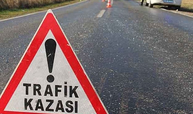 İşçi minibüsü tarlaya devrildi