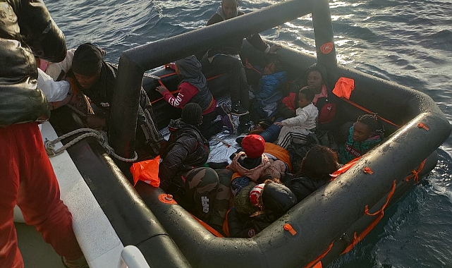 15 düzensiz göçmen kurtarıldı