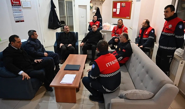 Belediye ekiplerini yalnız bırakmadı