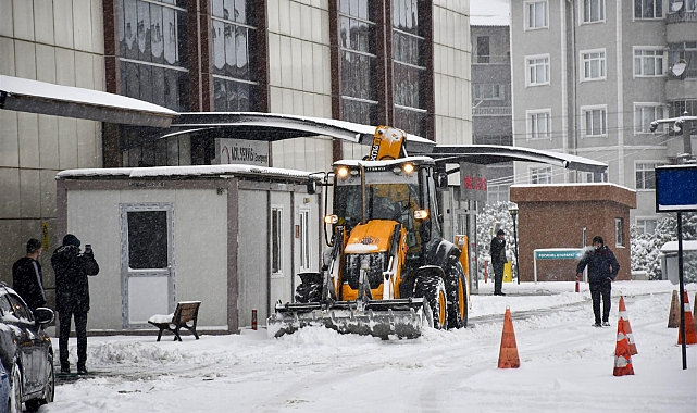 Biga'da küreme ve tuzlama çalışması