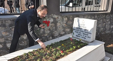 Hamdi Bey anıldı