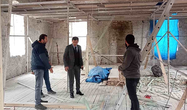 Tarihi Çınarlı camiinde sona doğru