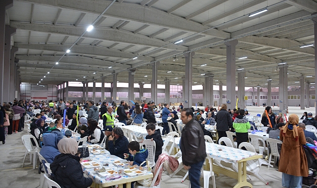 2500 kişi birlikte oruç açtı