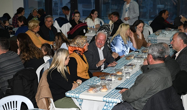 İftar yemeğinde personelle buluştu
