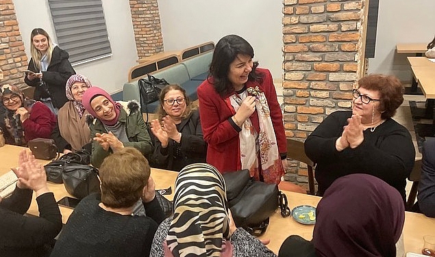 İskenderoğlu seçim startını Ezine'den verdi