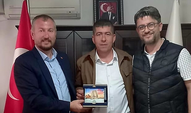 Altınok'tan tebrik ziyareti