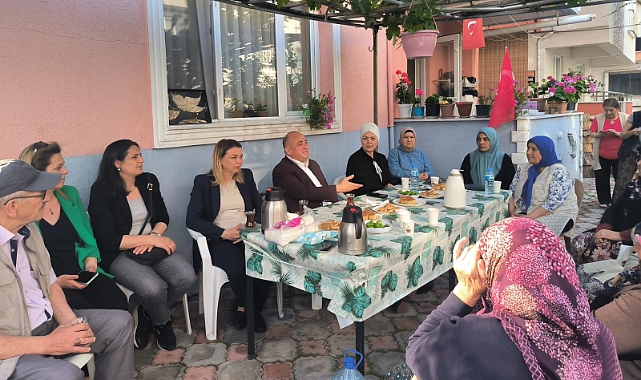 Kapı kapı dolaşıp, vatandaşları dinledi