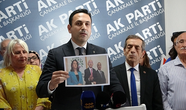 Başkan Makas'tan Gökhan'a mor bavullu gönderme