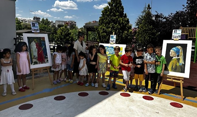 Minik ressamlardan sergi