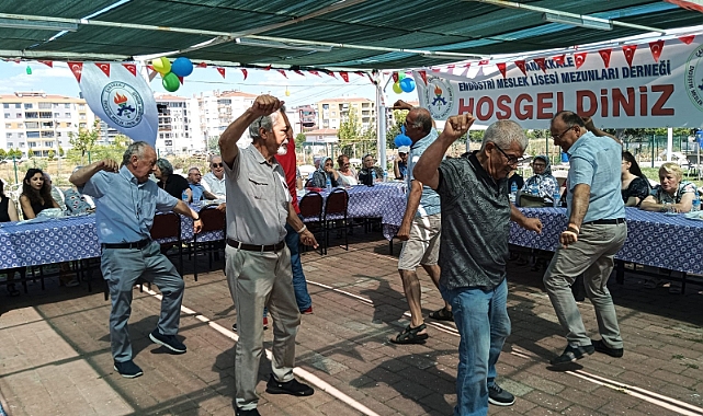 ÇEMLİS-DER'de bayramlaşma