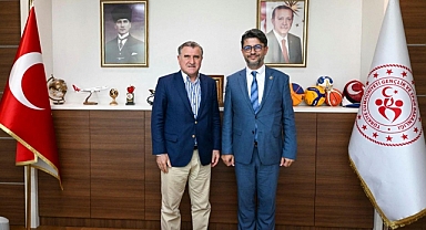Rektör Erenoğlu'ndan Bakan Bak'a ziyaret