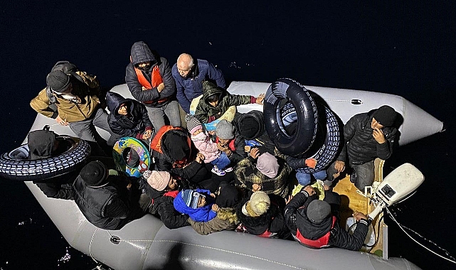 Ayvacık'ta 19 kaçak göçmen yakalandı