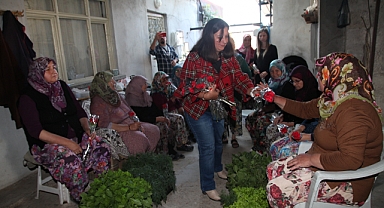 Türkarslan'dan karanfilli kutlama