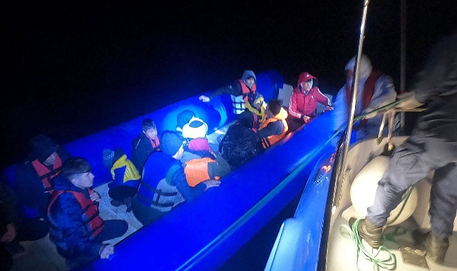 Ayvacık'ta 17 kaçak göçmen kurtarıldı