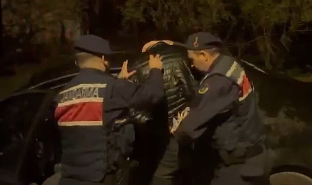 Dolandırıcılar jandarmadan kaçamadı