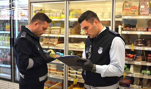 Lapseki'de marketler denetleniyor