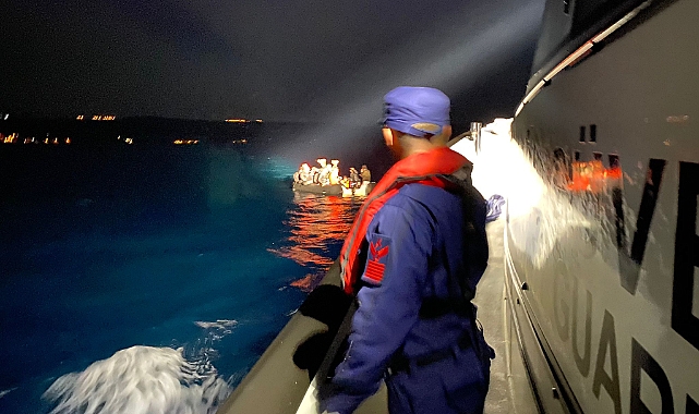 Ayvacık'ta 49 kaçak göçmen kurtarıldı