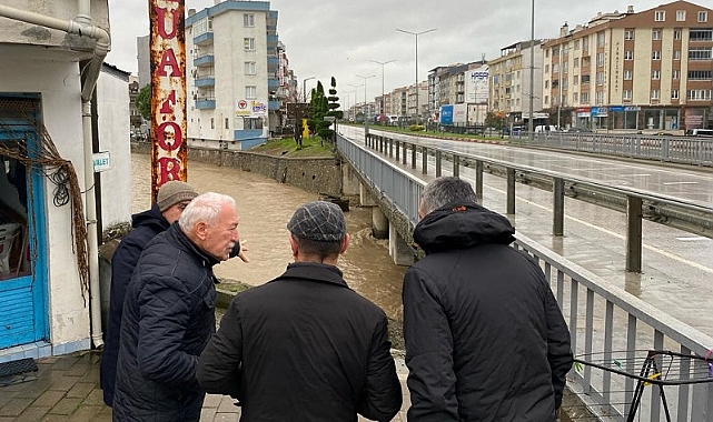 Vali Aktaş sel bölgesinde!
