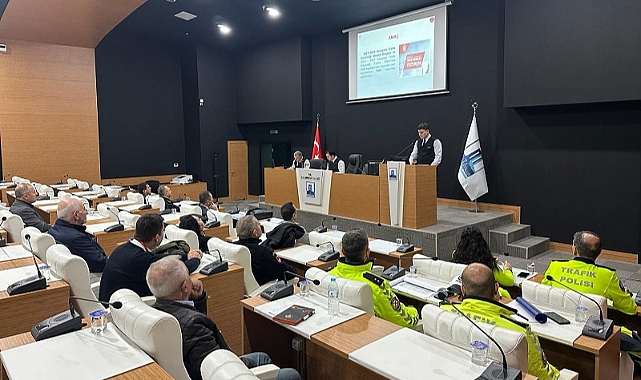 Emniyet kemerinin önemi anlatılacak