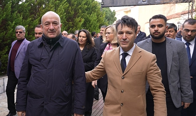 Gider; "Kimsenin eksisiyle, kimsenin yanlışıyla derdimiz yok, biz yapacaklarımızı anlatacağız"