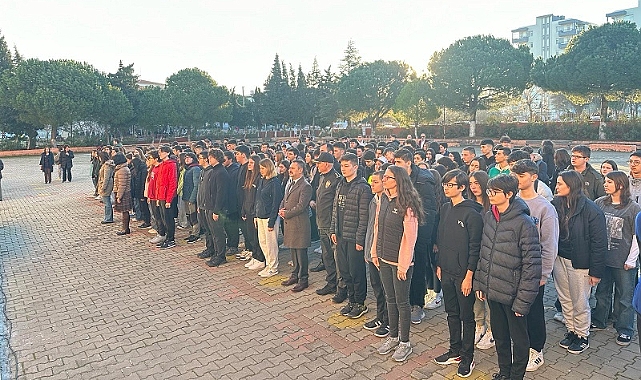 Okullarda saygı duruşunda bulunuldu