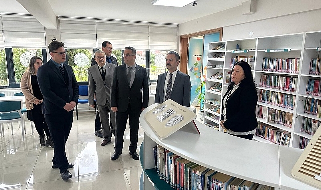 Vali Aktaş kütüphaneyi inceledi