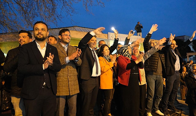 Aksu'dan şarkılı gönderme!