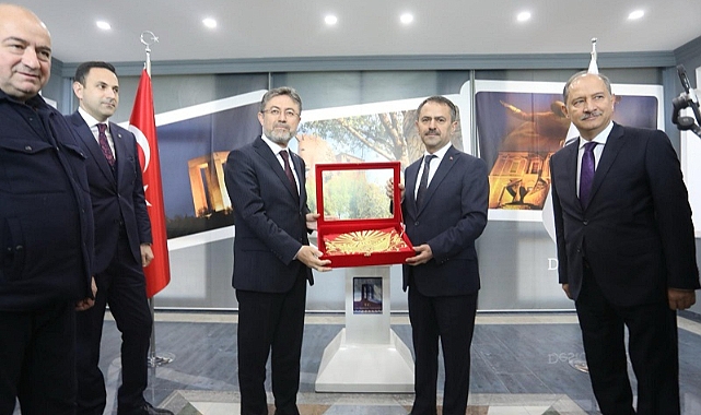 Bakan Yumaklı, Çanakkale Valiliği'ni ziyaret etti