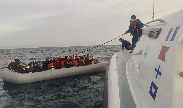 Bozcaada'da 42 kaçak göçmen kurtarıldı