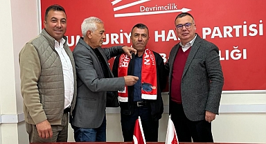 Kepez'de AK Parti Meclis Üyesi CHP'ye katıldı