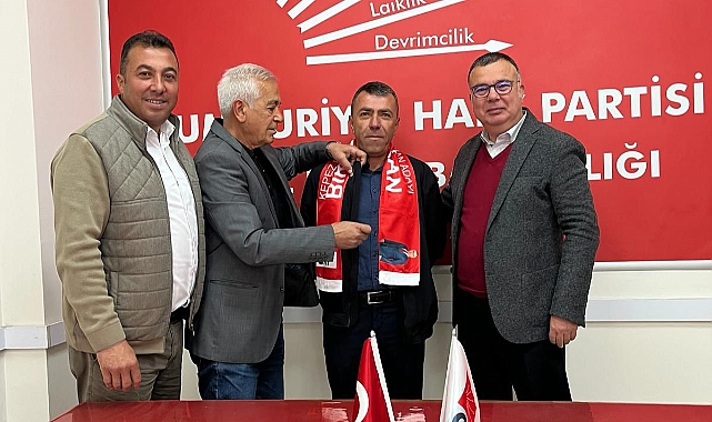 Kepez'de AK Parti Meclis Üyesi CHP'ye katıldı