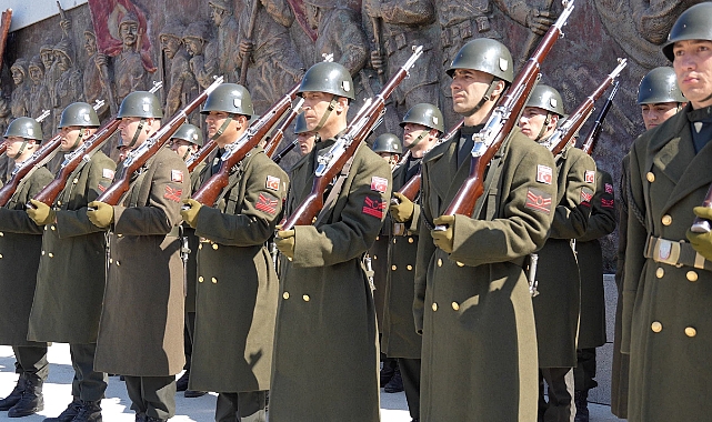 Şehitler Abidesi'nde 18 Mart tören provası gerçekleştirildi