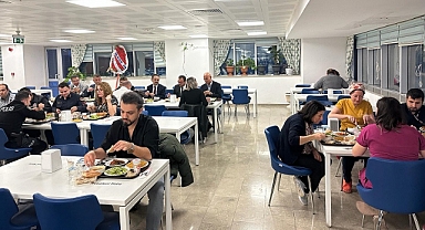 Vali Aktaş, sağlık çalışanlarıyla iftarda buluştu