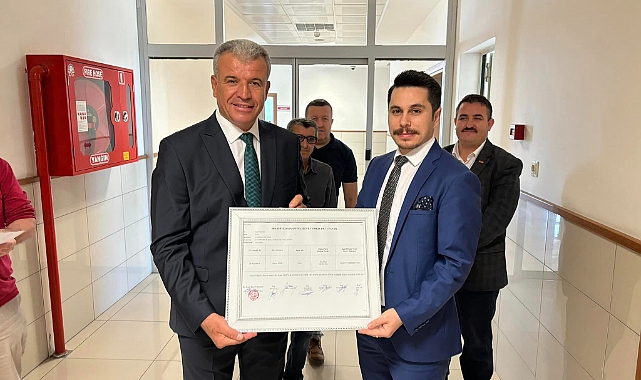 Ahmet Elbi mazbatasını aldı