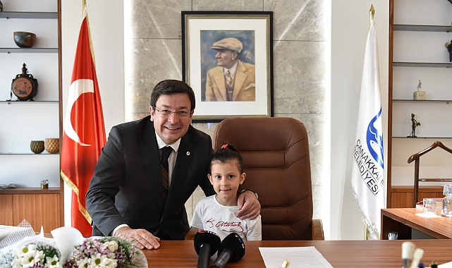 Başkan Erkek, makam koltuğunu çocuklara devretti!