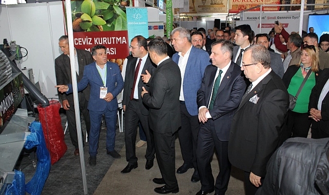 Biga Türkiye Ceviz ve Badem Fuarı ziyaretçilerini ağırlıyor