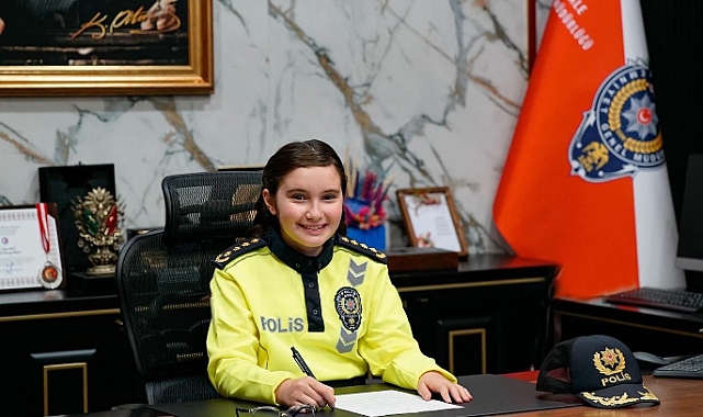 Çanakkale'de İl Emniyet Müdürü Arıcı koltuğunu Bade Nehir’e devretti!