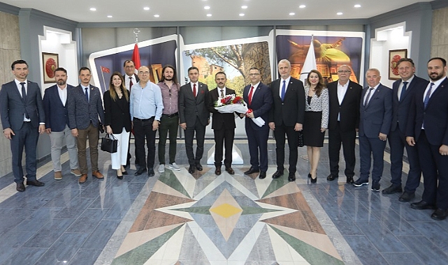 Turizmcilerden Vali Aktaş'a ziyaret