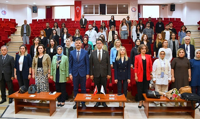 Ailenin Güçlendirilmesi paneli ÇOMÜ'de gerçekleştirildi!