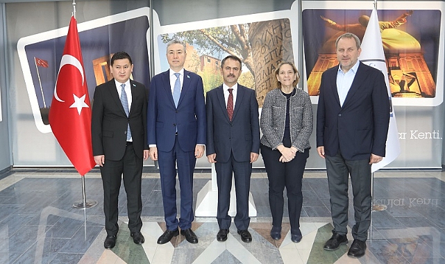Büyükelçi Sapiyev'den Vali Aktaş'a ziyaret