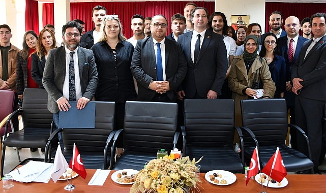 ÇOMÜ'de ekonomi paneli gerçekleşti